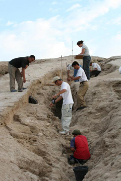 Archaeologists of the WHS of Ancient Merv undertaking courses on Archaeological recording & documentation. The course considered strategies for preventative conservation, the condition assessment of old excavation sites, and worldwide perspectives on reburial programmes. The participants then undertook all stages of the processes: documentation, installation of the separator, preparation of the materials and compaction.