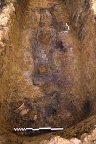 Upper levels of grave deposits