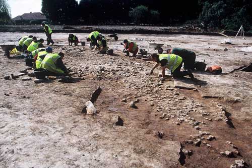 Cleaning a metalled Roman road